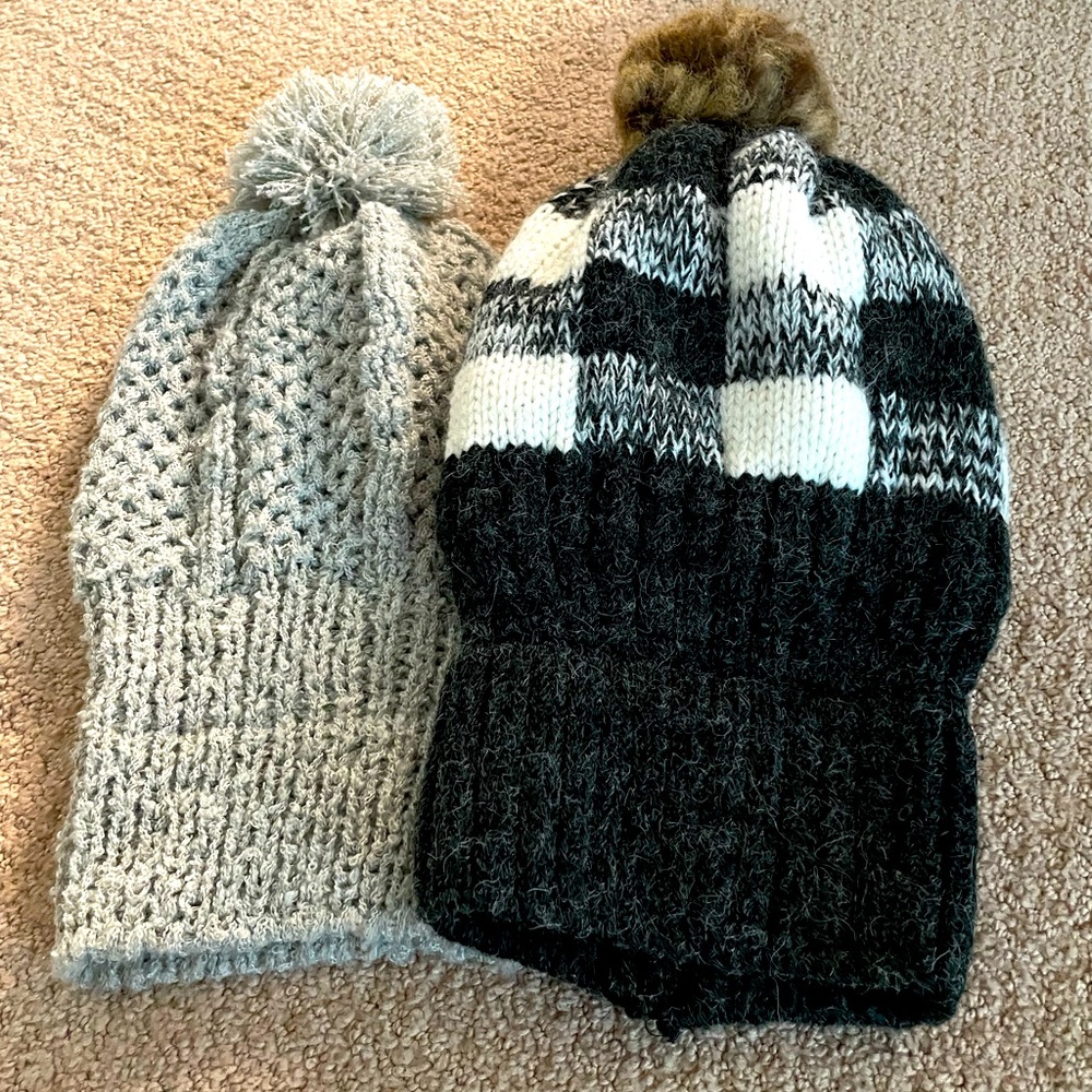 [BUNDLE OF 2] Woman’s OS beanies, warm & cozy